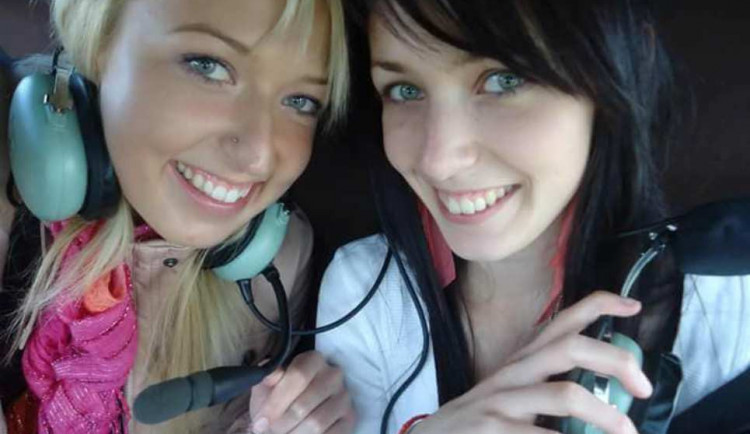 Nesnese se se sestrou. Občas.