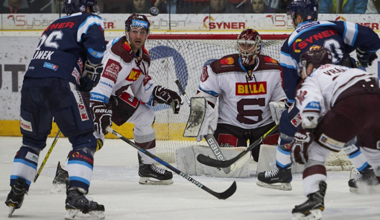 Dva body se Spartou.