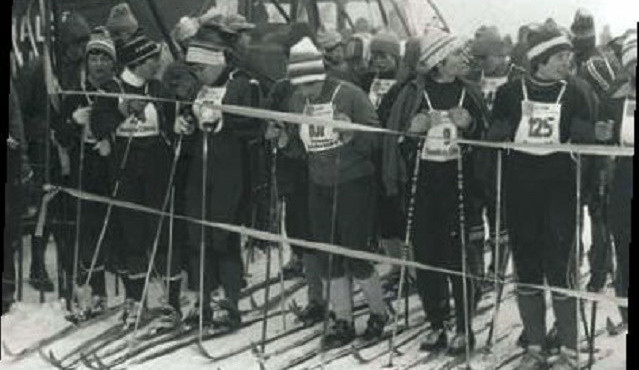 Čepice v potoce: Příběh Hany Všetečkové z Jizerská 50.