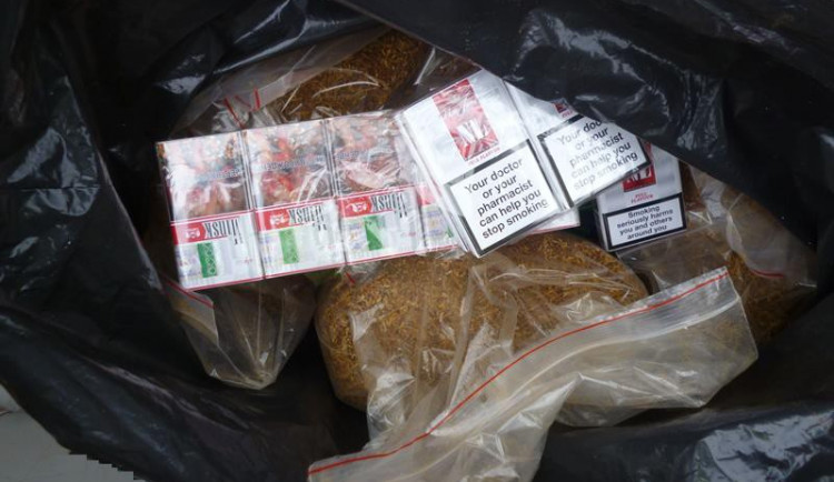 Zadržený tabák a cigarety.