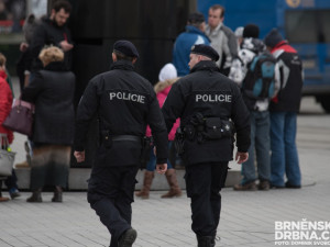 Policie vyšetřuje konflikt na diskotéce. Muž se zastal mladé ženy, pozornost útočníka svedl na sebe