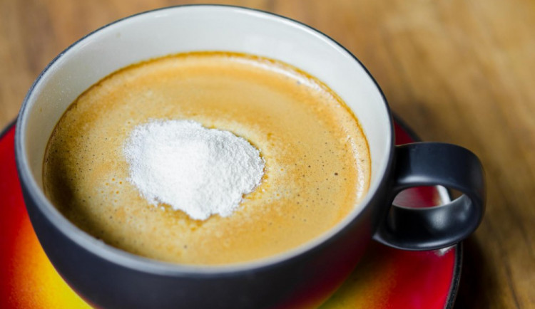 Fotka kávy s bělidlem