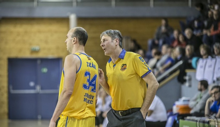 Trenér Forejt: V nadstavbě chceme soupeře potrápit. Týmu věřím, má sílu