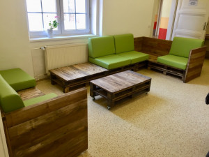 Liberecká dílna stále tvoří z palet.