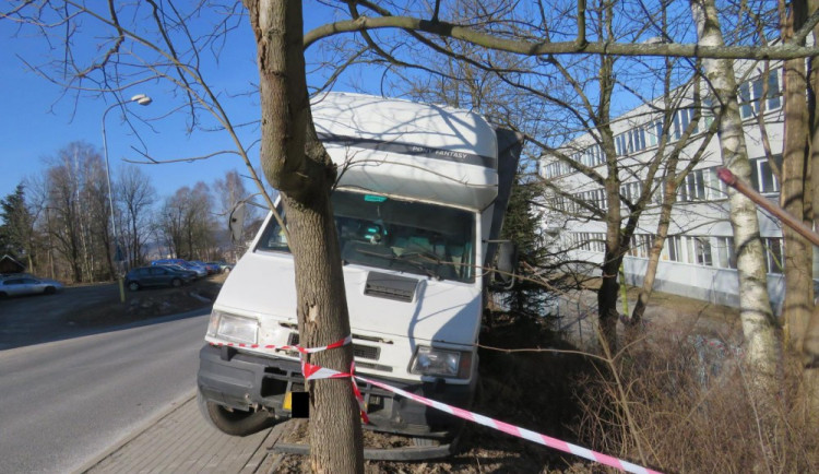 Automobil po nehodě.