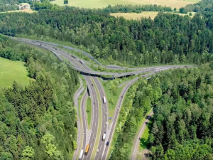 VIDEO: Nehody jsou tu velmi časté. Křižovatka Rádelský mlýn projde rekonstrukcí