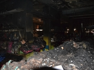 V Jablonci uprostřed sídliště hořela vietnamská prodejna.