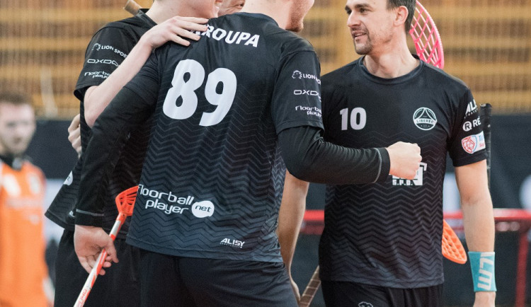 Boj o udržení v superlize rozehráli florbalisté dobře. V sérii vedou 2:0