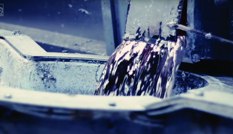 Špinavé stroje nahradila moderní technika.