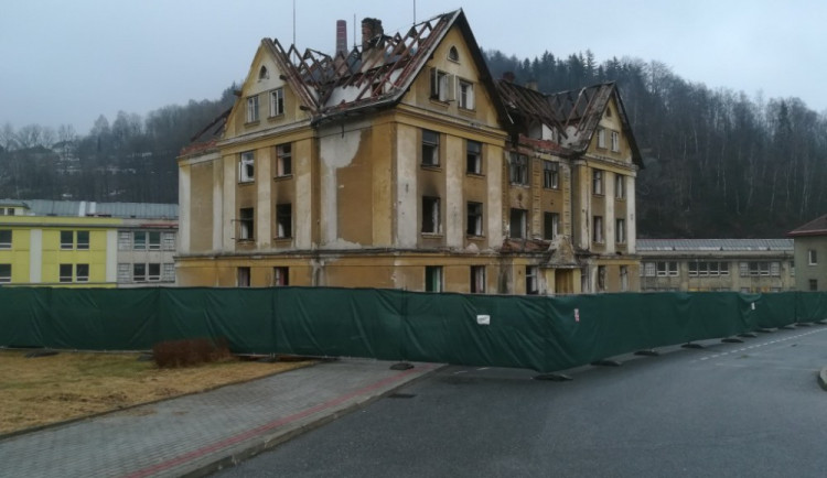 V Tanvaldu začala demolice tzv. domu hrůzy.