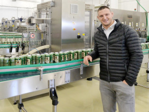 Svijanský pivovar začne nabízet nepasterované pivo v plechu