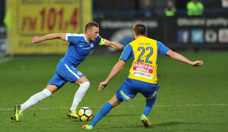 Musíme si sednout zpátky na zadek, zlobil se po prohře Coufal.