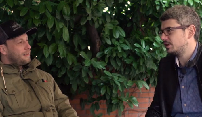 Češi nejsou tolik srdeční, jako Srbové, říká stand-up komik Nikola Džokić.