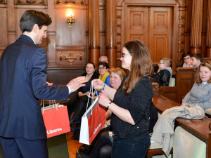 Francouzské sbory rozezněly obřadní síň.