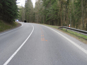 Nehoda v zatáčkách u Železného Brodu.