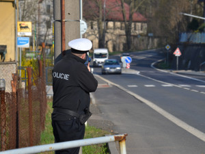 Pospíchat se dnes nevyplatilo. Policisté měřili na pěti desítkách míst.