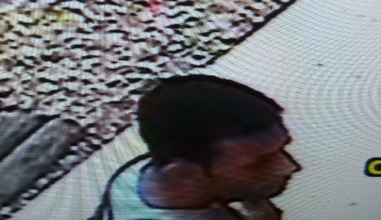 Policie hledá tohoto muže.