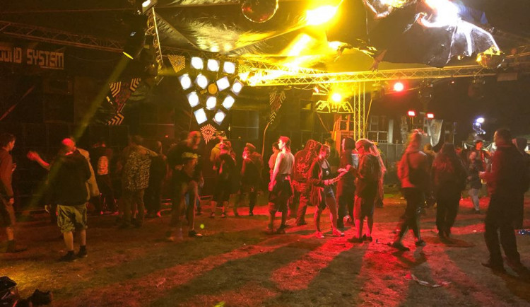 Czarotek v noci na neděli.