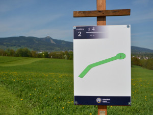 Hřiště na fotbalgolf ve Vesci.