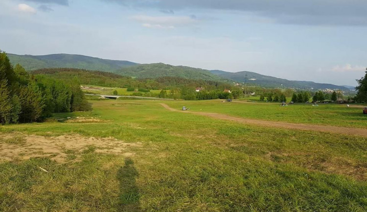 Louky po CZaroteku jsou uklizené.