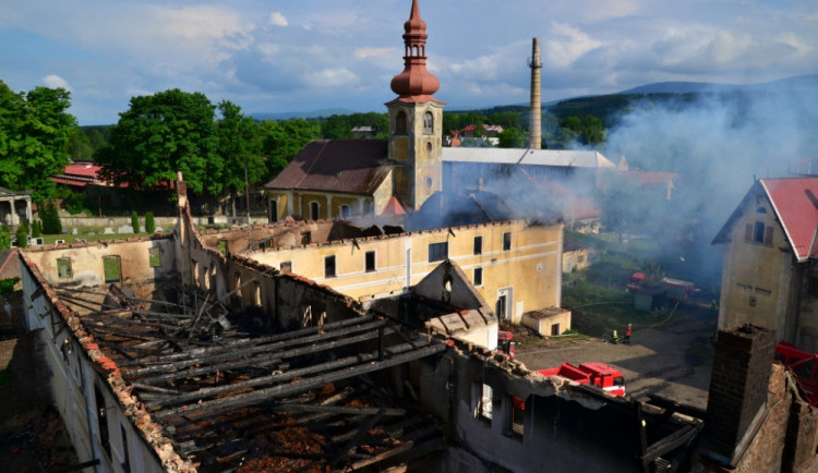 Zásah v JIndřichovicích pokračuje třetí den.