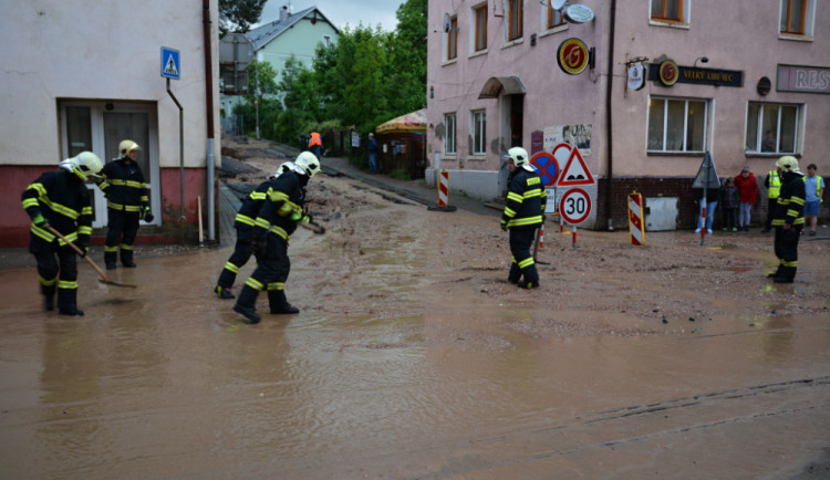 Hanychovská ulice po lijáku.