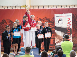 Bronz v Ústí vybojoval kumite tým starších žákyň ve složení Markéta Křečková, Diana Fantová a Míša Vaškovská