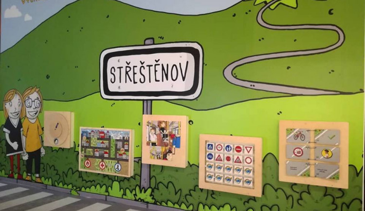 Hrací stěna v OC Nisa.