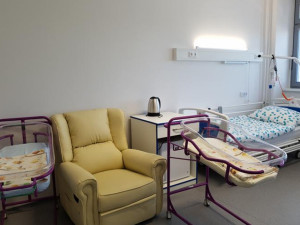 FOTO: Nové novorozenecké pokoje v českolipské nemocnici. První krok rekonstrukce dokončen