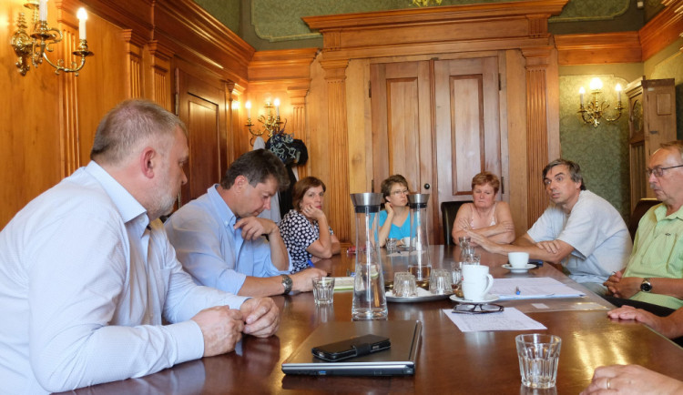 Jednání s praktiky