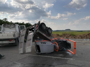Nehoda u odbočky na Dolní Řasnici.