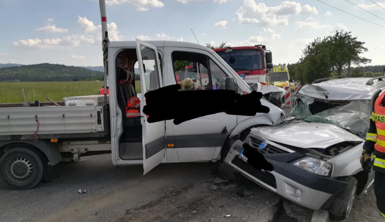 Nehoda u odbočky na Dolní Řasnici.