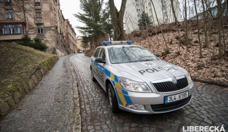 Chtěl skočit z hráze liberecké přehrady, policisté mu to rozmluvili