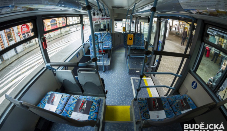 ANKETA: Děti, senioři a dárci krve budou v Budějcích jezdit městskou za hubičku