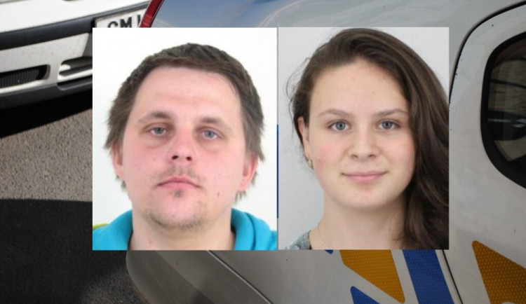 Pátrání po sedmnáctileté dívce a jejím příteli.