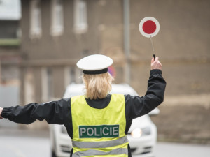 Policisté ho chtěli zkontrolovat, muž z Vratislavic ale věděl, že nadýchá a tak ujížděl