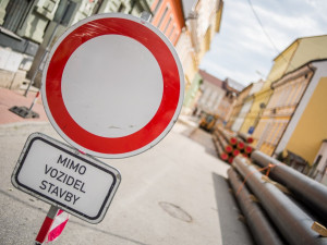 Doprava v Jablonci bude nejen letních měsíců omezena. Stavební úpravy neminou hned několik silnic