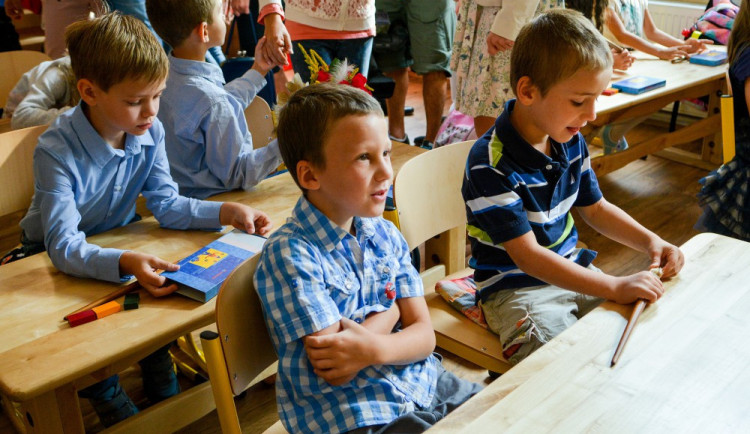 Některé děti ze základních škol se dočkají delších prázdnin. Důvodem jsou stavební úpravy
