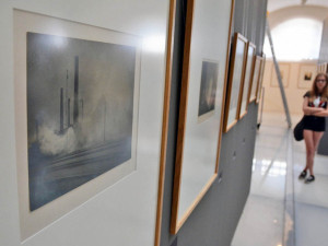 Bazénová hala patří slavným fotografům a jejich dílu.