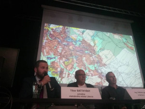 Projednávání územního plánu ve Vratislavicích.