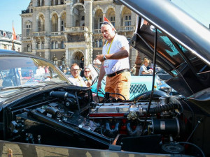 Veterány před radnicí