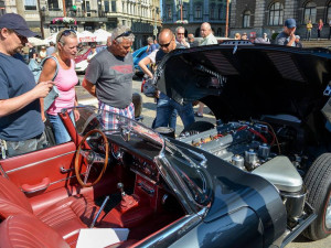 Veterány před radnicí