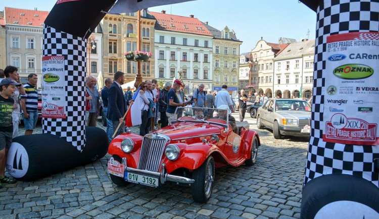 Start dnešní etapy.