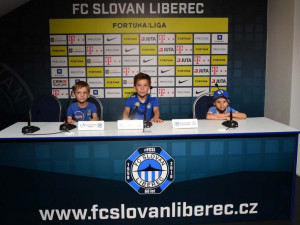 Fanoušci si mohli vyzkoušet pozici trenéra na tiskové konferenci.