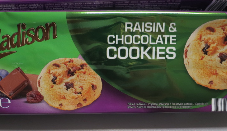 Výrobce překročil stopové množství více než stokrát. Na obalu sušenek ale informace chyběla.