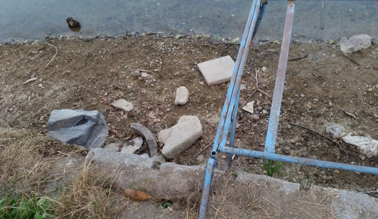 Nalezený dělostřelecký granát