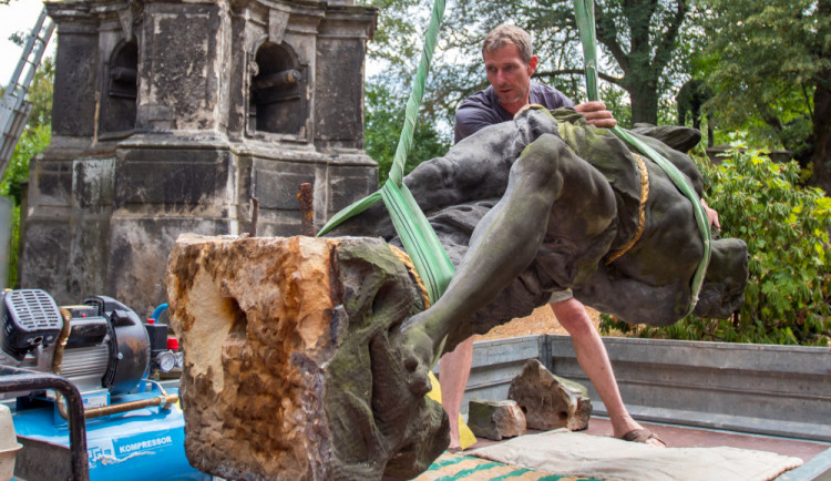 Restaurování barokního sloupu