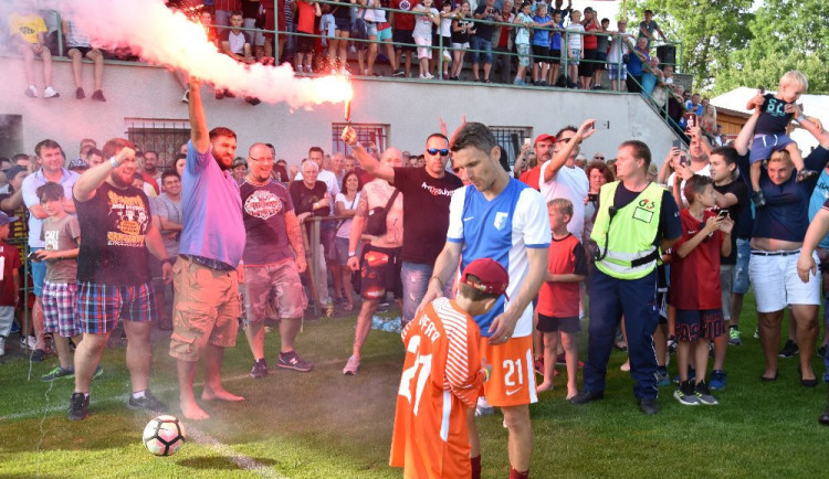 SPORTOVNÍ TAHÁK: Začíná divize i přebor. Lafata bude útočit na Katovice