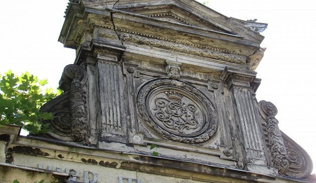 Tympanon Liebiegovy hrobky