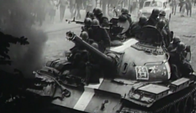 „Už pošel?“ ptali se ruští vojáci nad postřeleným Čechem v srpnu 1968 v okupované Praze